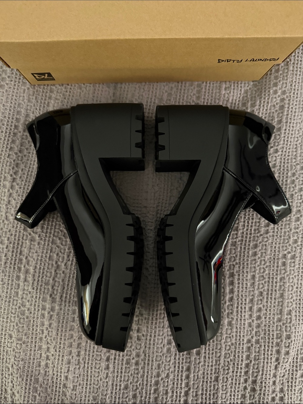 Dirty Laundry "Oh Boy" Black Patent Platform Mary Janes [SG] - Picture 4 of 7